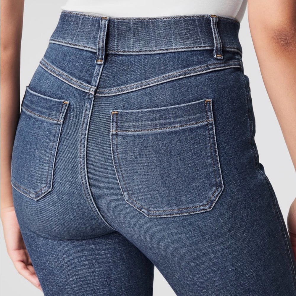 NWT Spanx Patch Pocket Pull-On Flare Jeans in Color Authentic Blue Size 1X - Picture 4 of 4